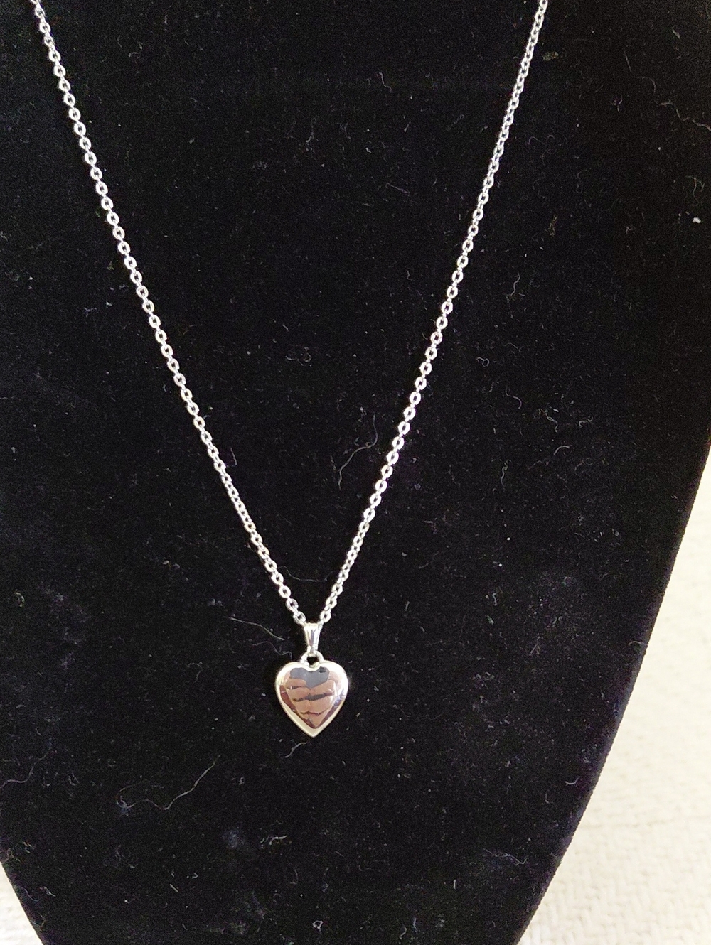 Classic Silver Heart Locket Necklace - Women's Jewelry